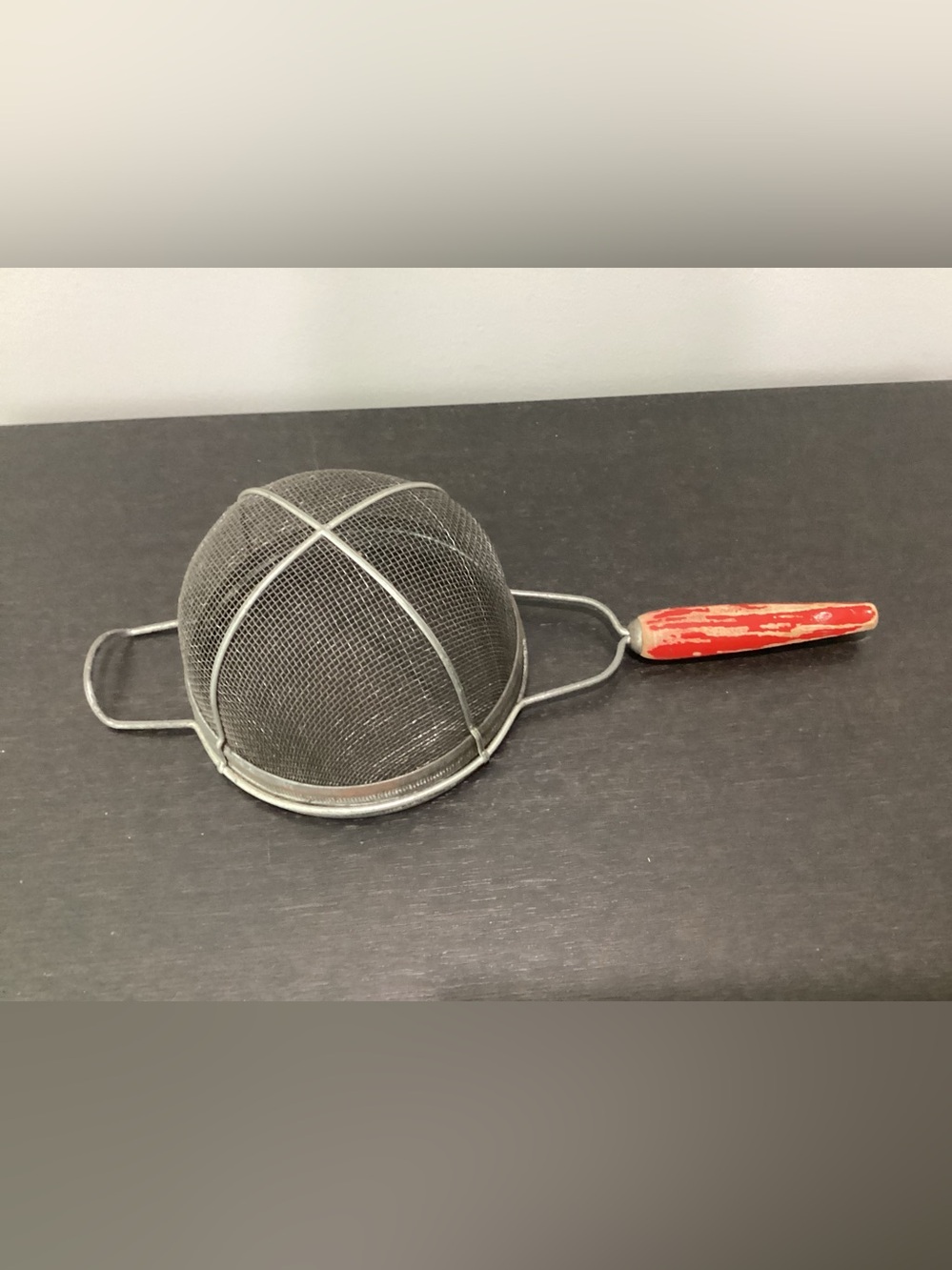Vtg. Kitchen Mesh Strainer/Wire Sieve or Sifter. Classic vintage utensil 1930s-